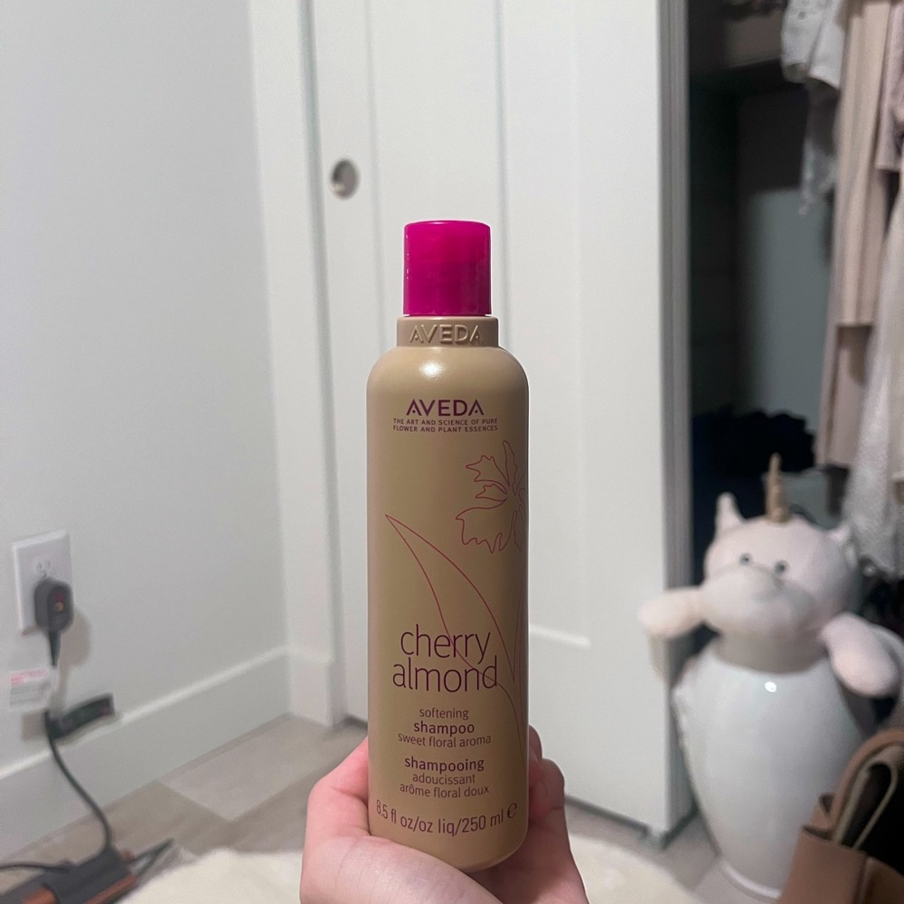 aveda cherry almond softening shampoo
